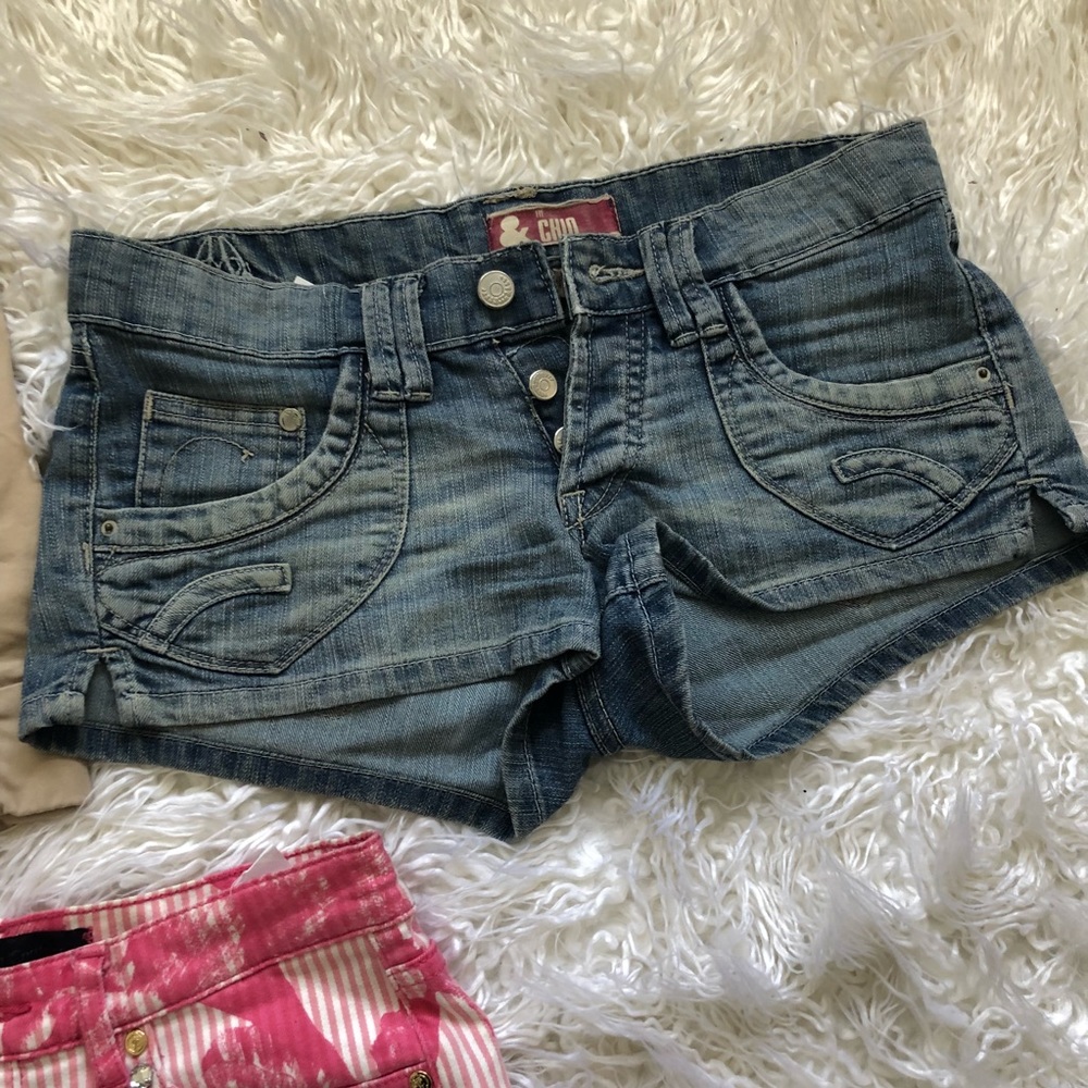 Short Collection - Picture 3 of 7